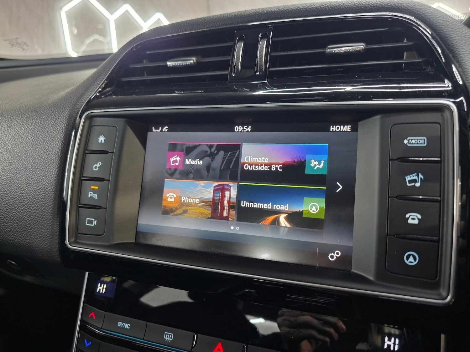 Used Jaguar XE 2016 for sale - 77195255: Photo 13