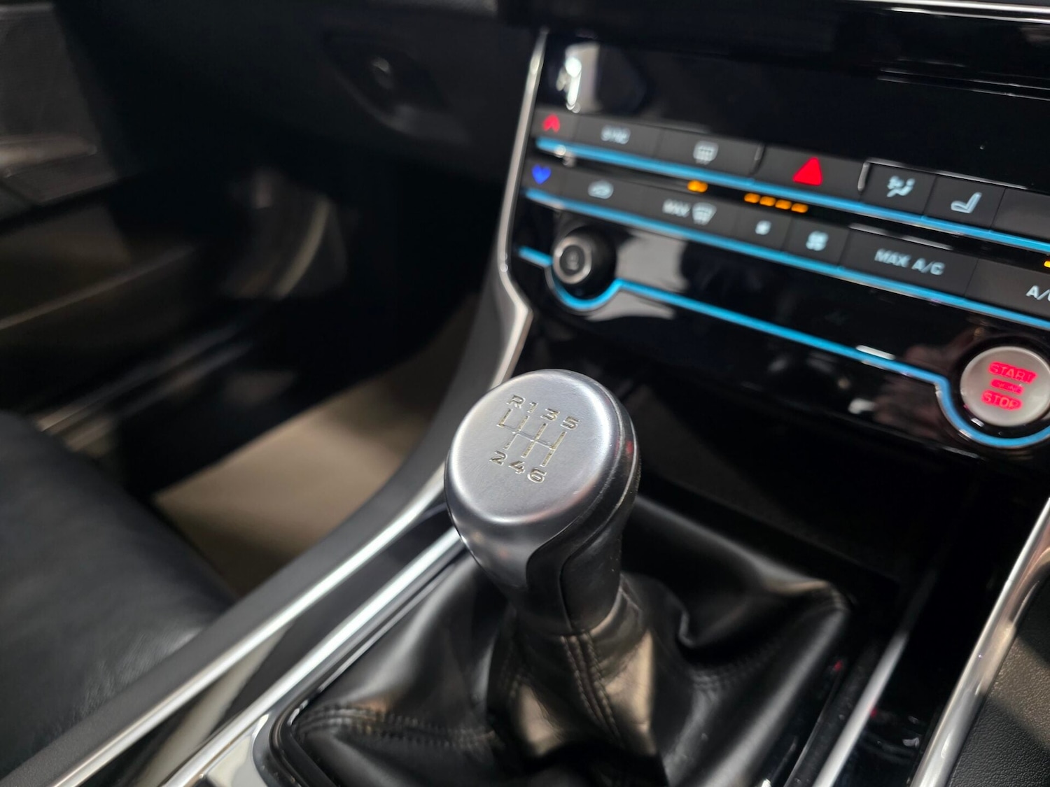 Used Jaguar XE 2016 for sale - 77195255: Photo 15