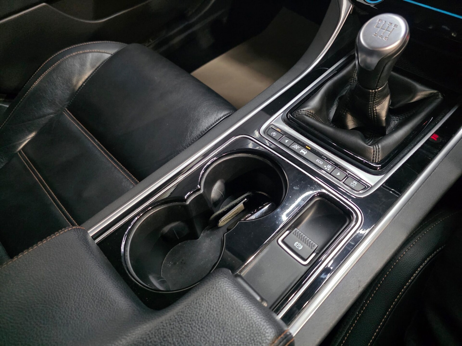 Used Jaguar XE 2016 for sale - 77195255: Photo 16