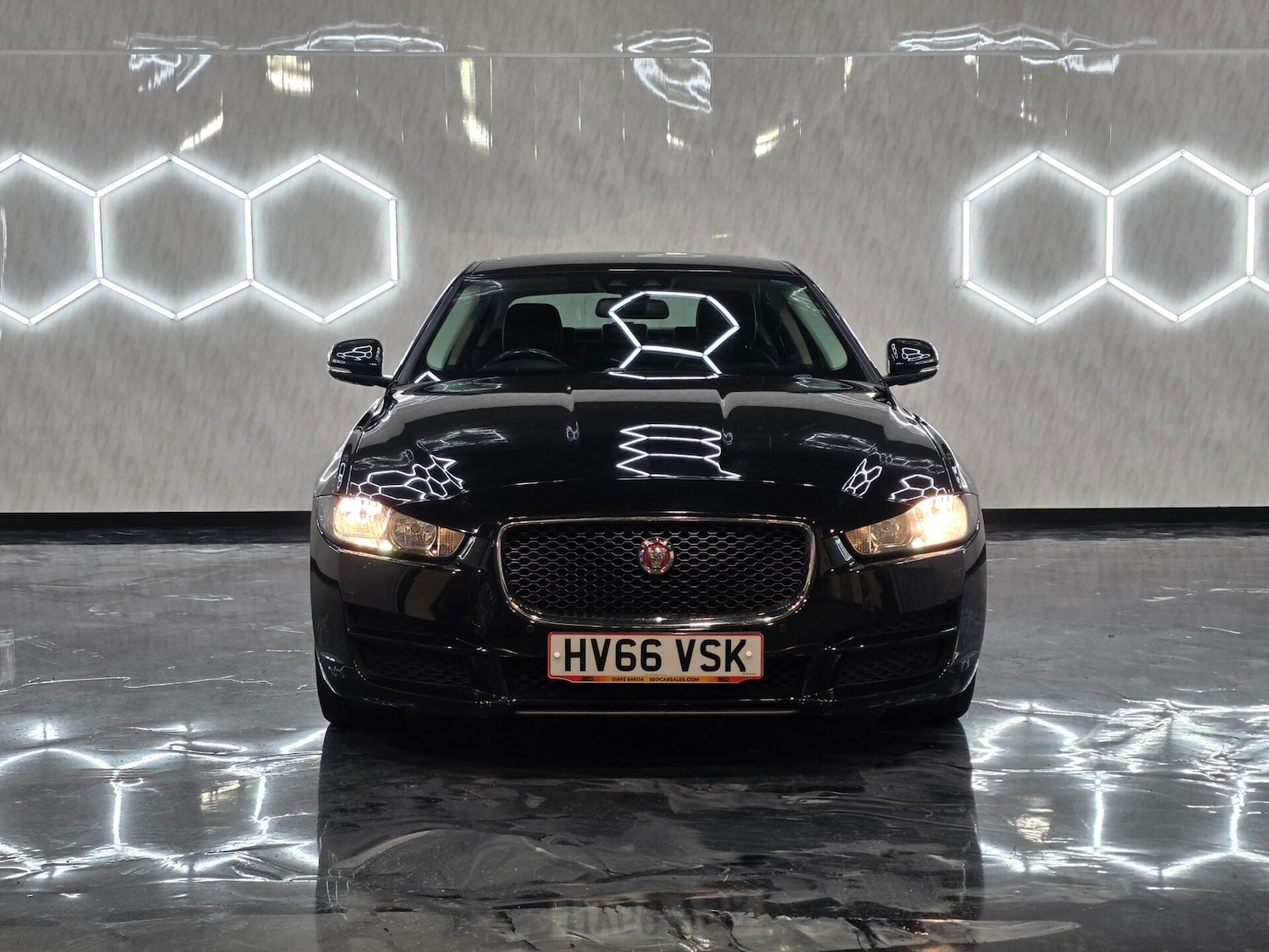 Used Jaguar XE 2016 for sale - 77195255: Photo 2