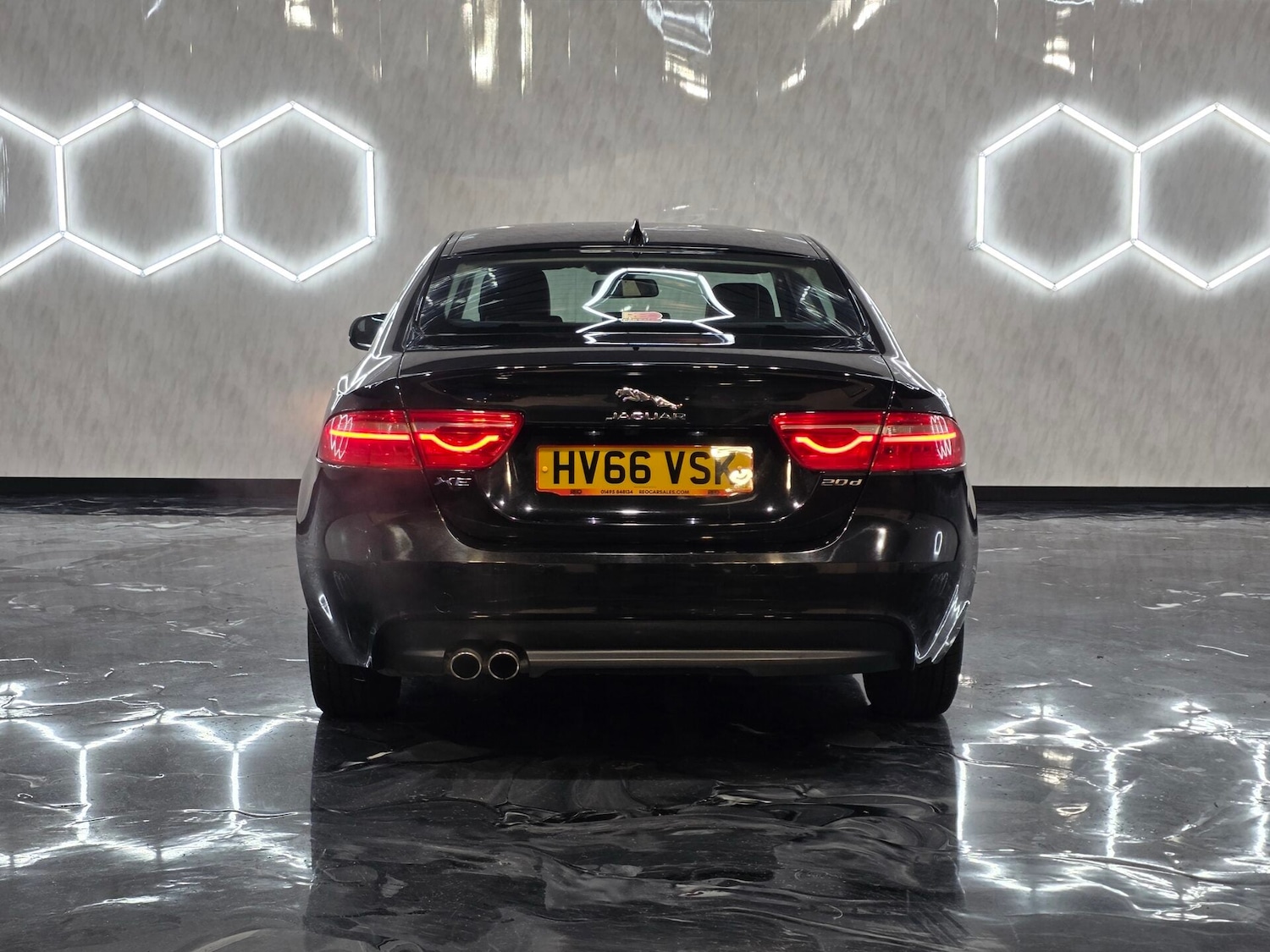 Used Jaguar XE 2016 for sale - 77195255: Photo 5