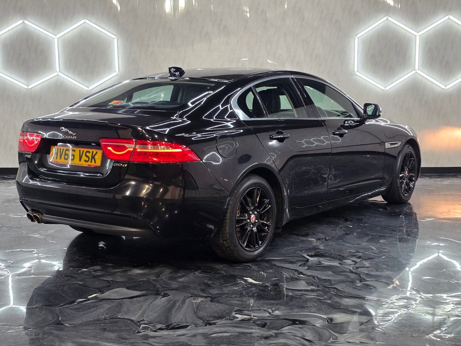 Used Jaguar XE 2016 for sale - 77195255: Photo 6