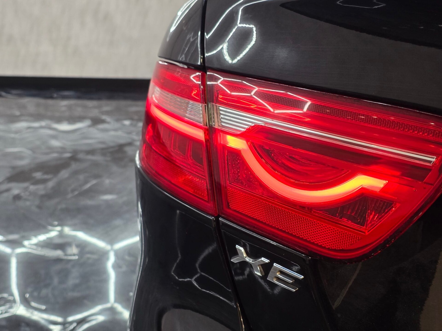 Used Jaguar XE 2016 for sale - 77195255: Photo 9