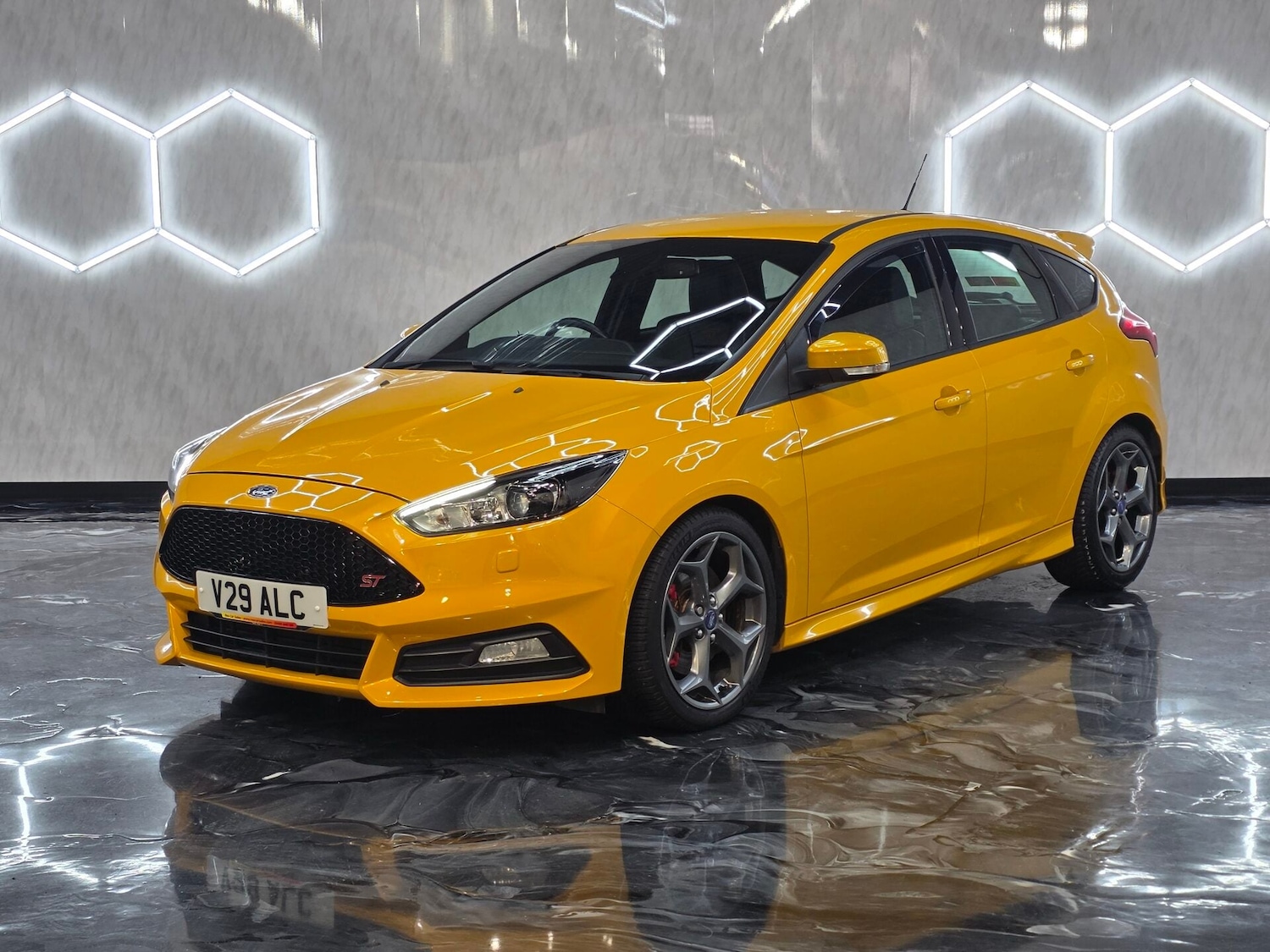 Used Ford Focus 2015 for sale - 77196540: Photo 3