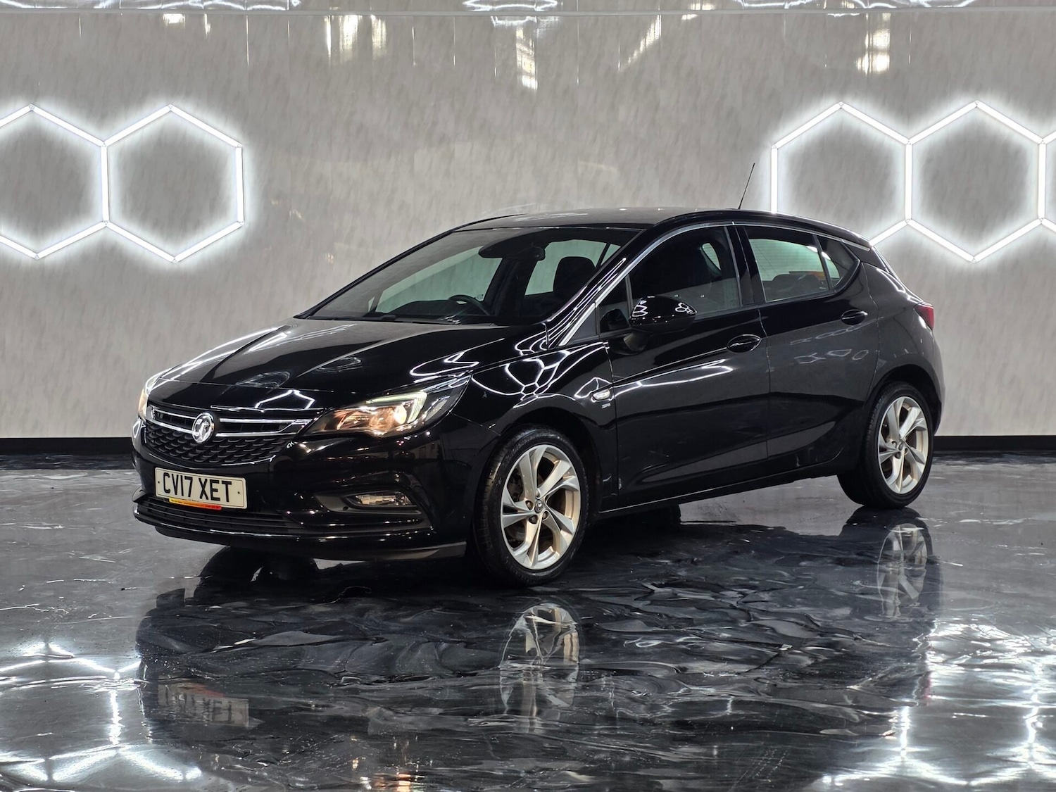 Used Vauxhall Astra 2017 for sale - 76353747: Photo 3