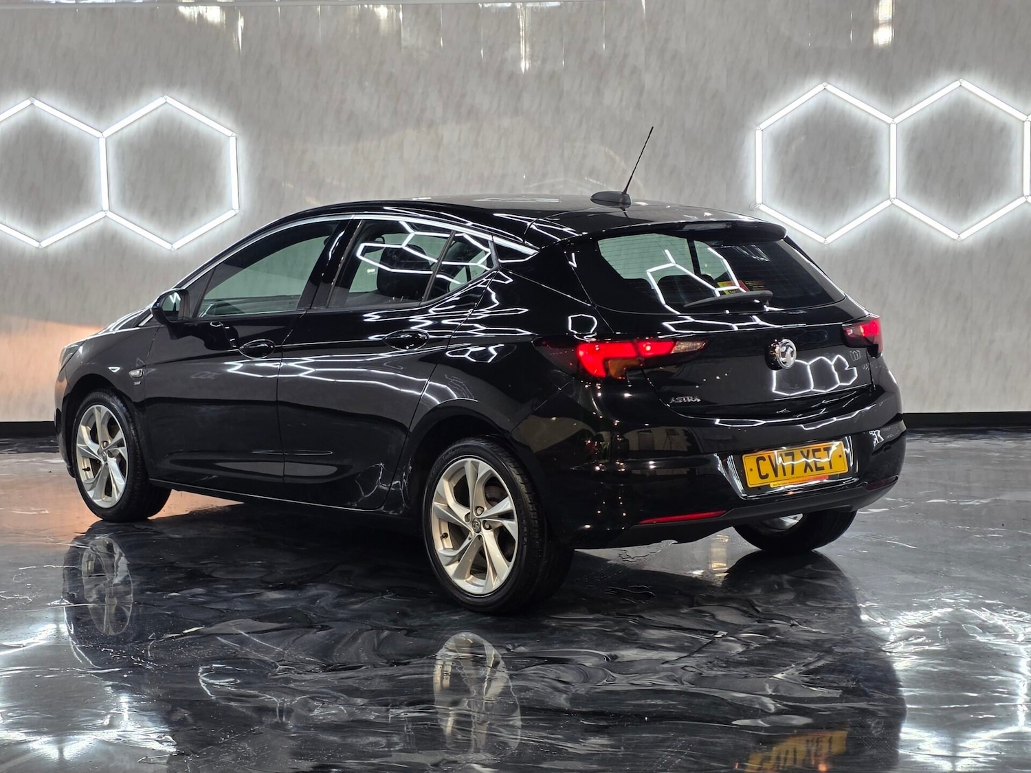 Used Vauxhall Astra 2017 for sale - 76353747: Photo 4