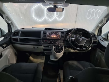 Used Volkswagen Transporter 2017 for sale - 79542881: Photo