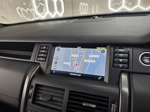 Used Land Rover Discovery Sport 2017 for sale - 75982277: Photo 15