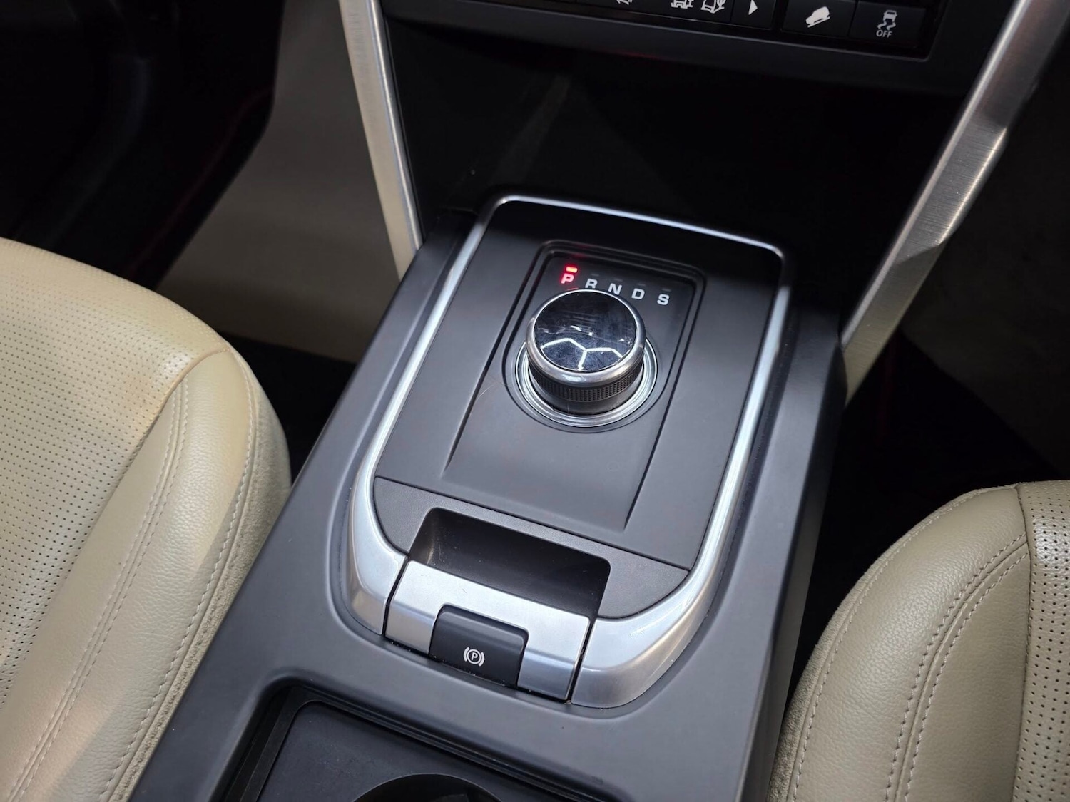 Used Land Rover Discovery Sport 2017 for sale - 77351307: Photo 16