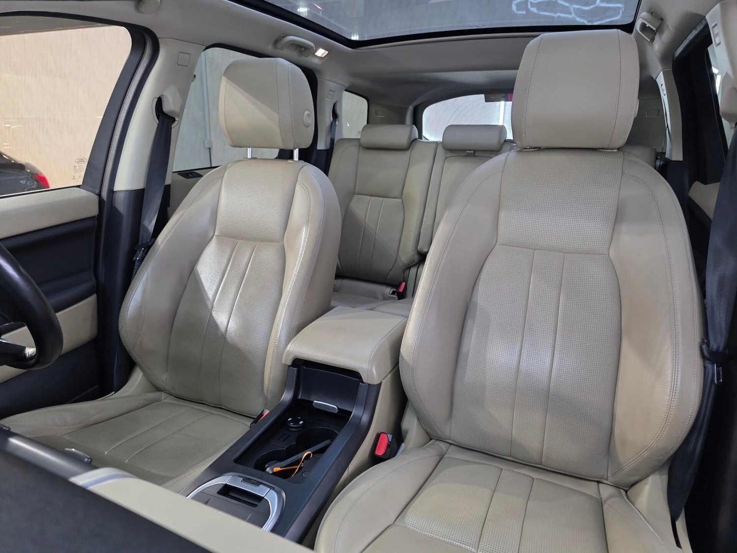 Used Land Rover Discovery Sport 2017 for sale - 77351307: Photo 18