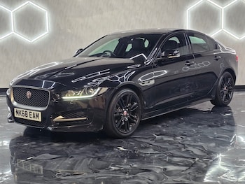 Used Jaguar XE 2018 for sale - 76566419: Photo