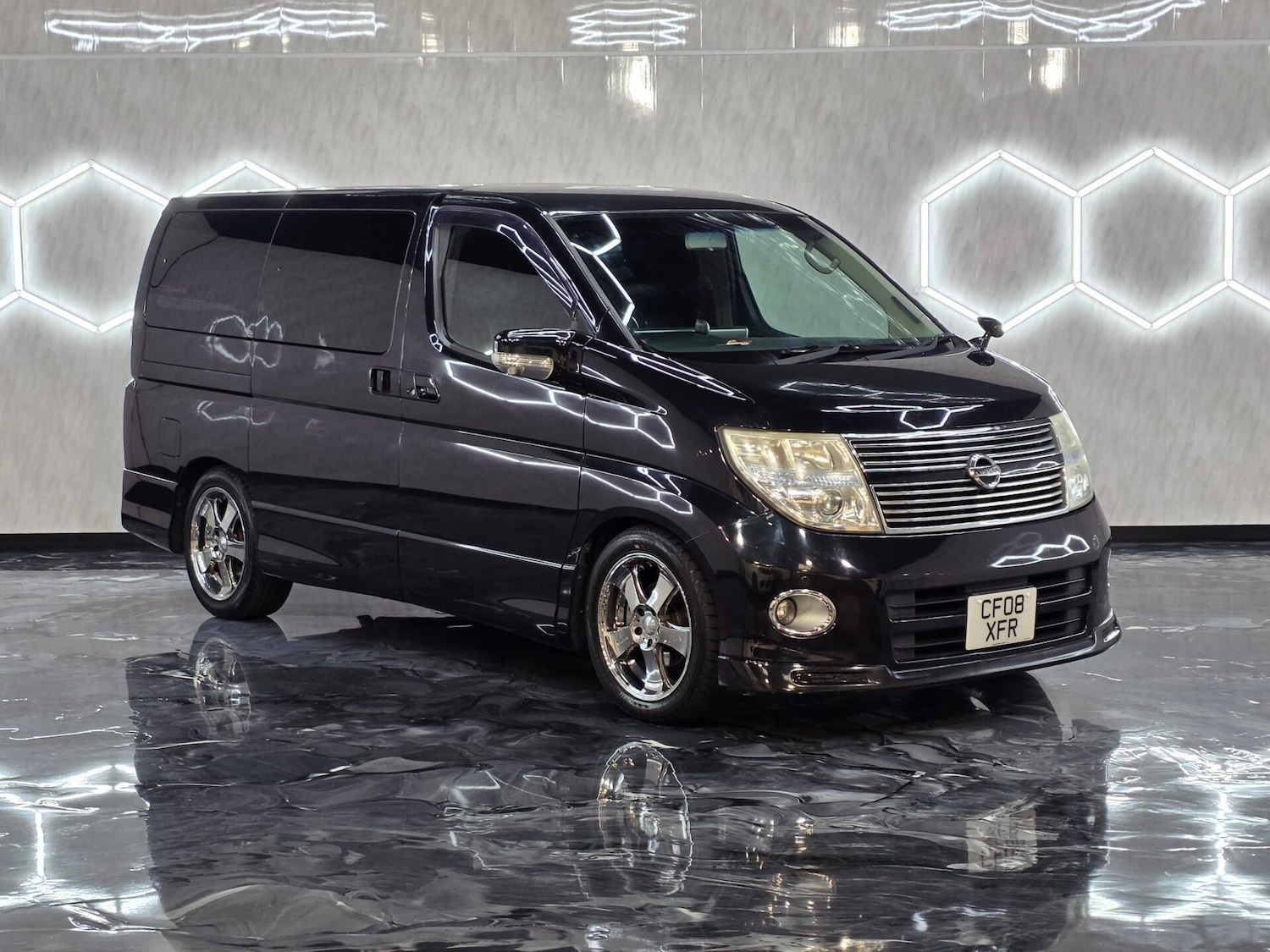 Used Nissan Elgrand 2024 for sale - 76194631: Photo 1