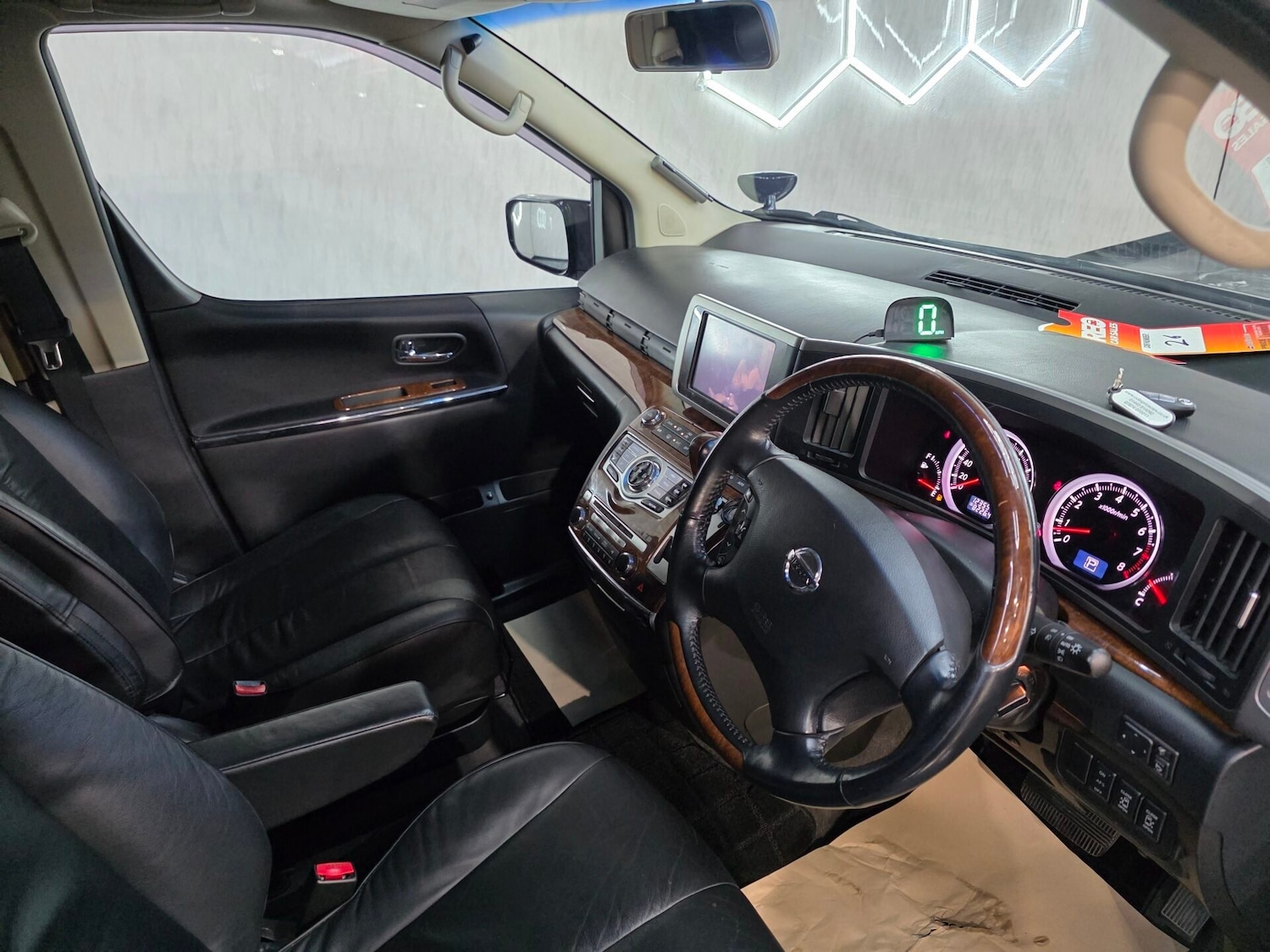 Used Nissan Elgrand 2024 for sale - 76194631: Photo 11