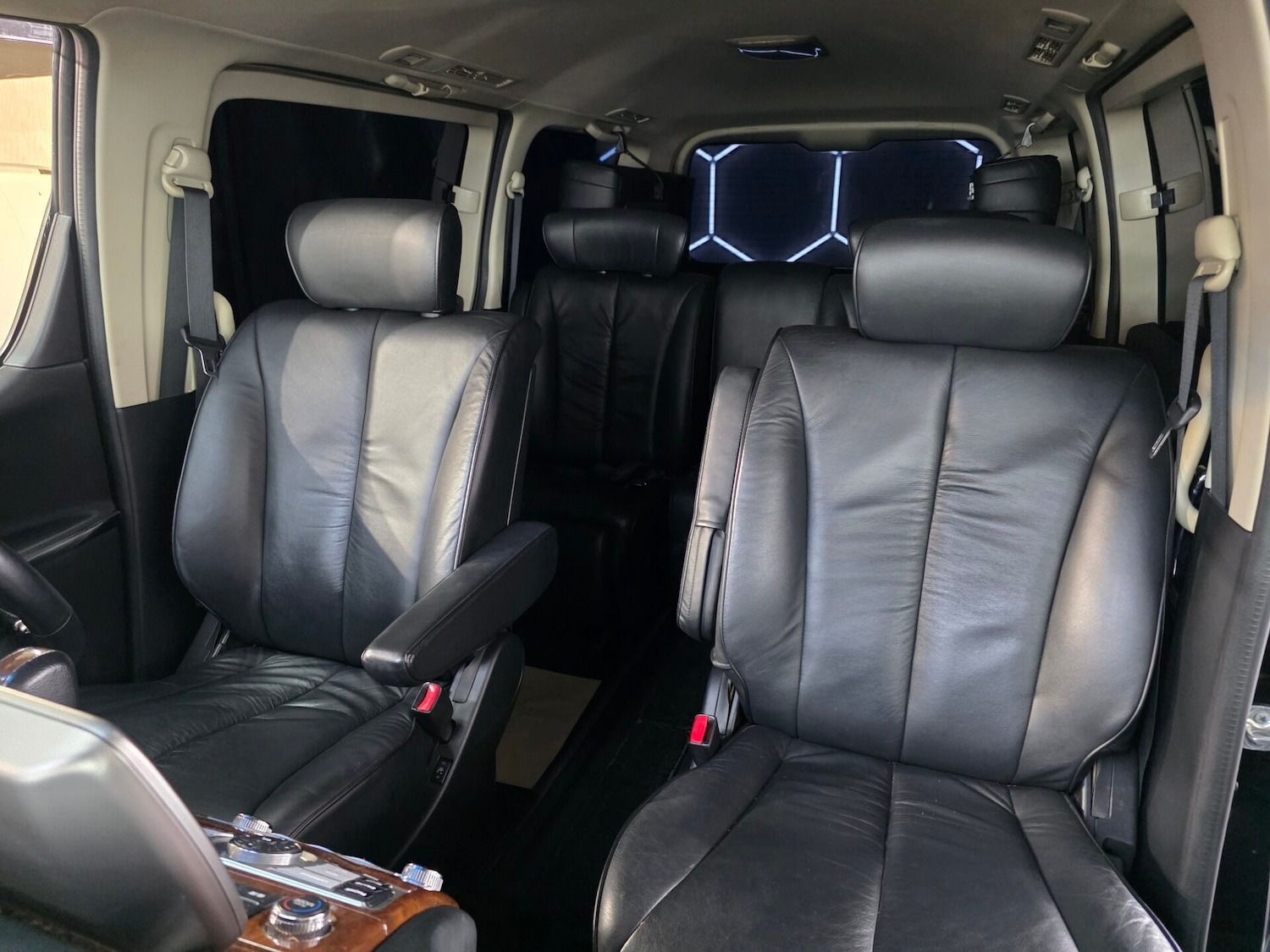 Used Nissan Elgrand 2024 for sale - 76194631: Photo 20