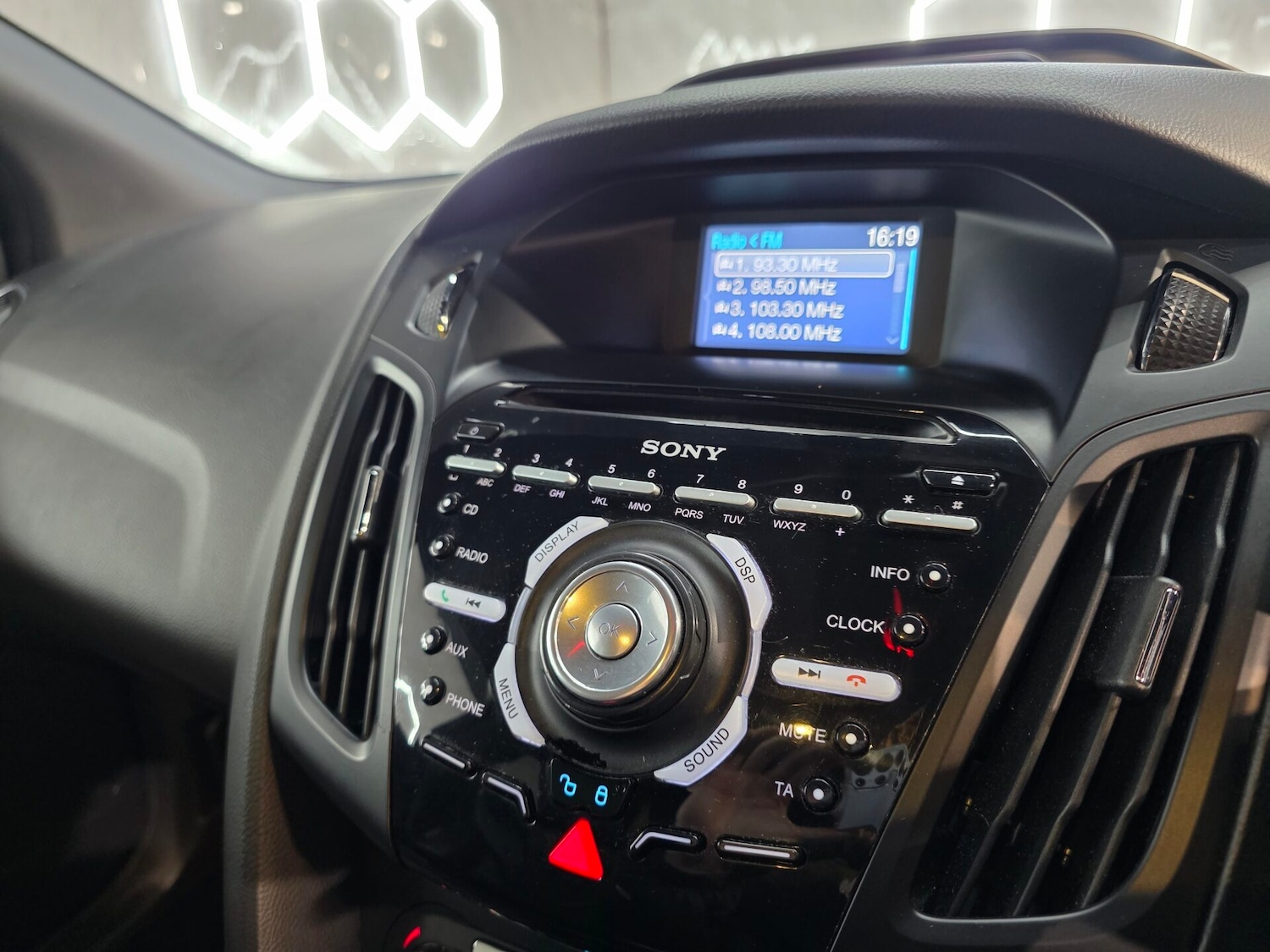 Used Ford Focus 2013 for sale - 76723983: Photo 16