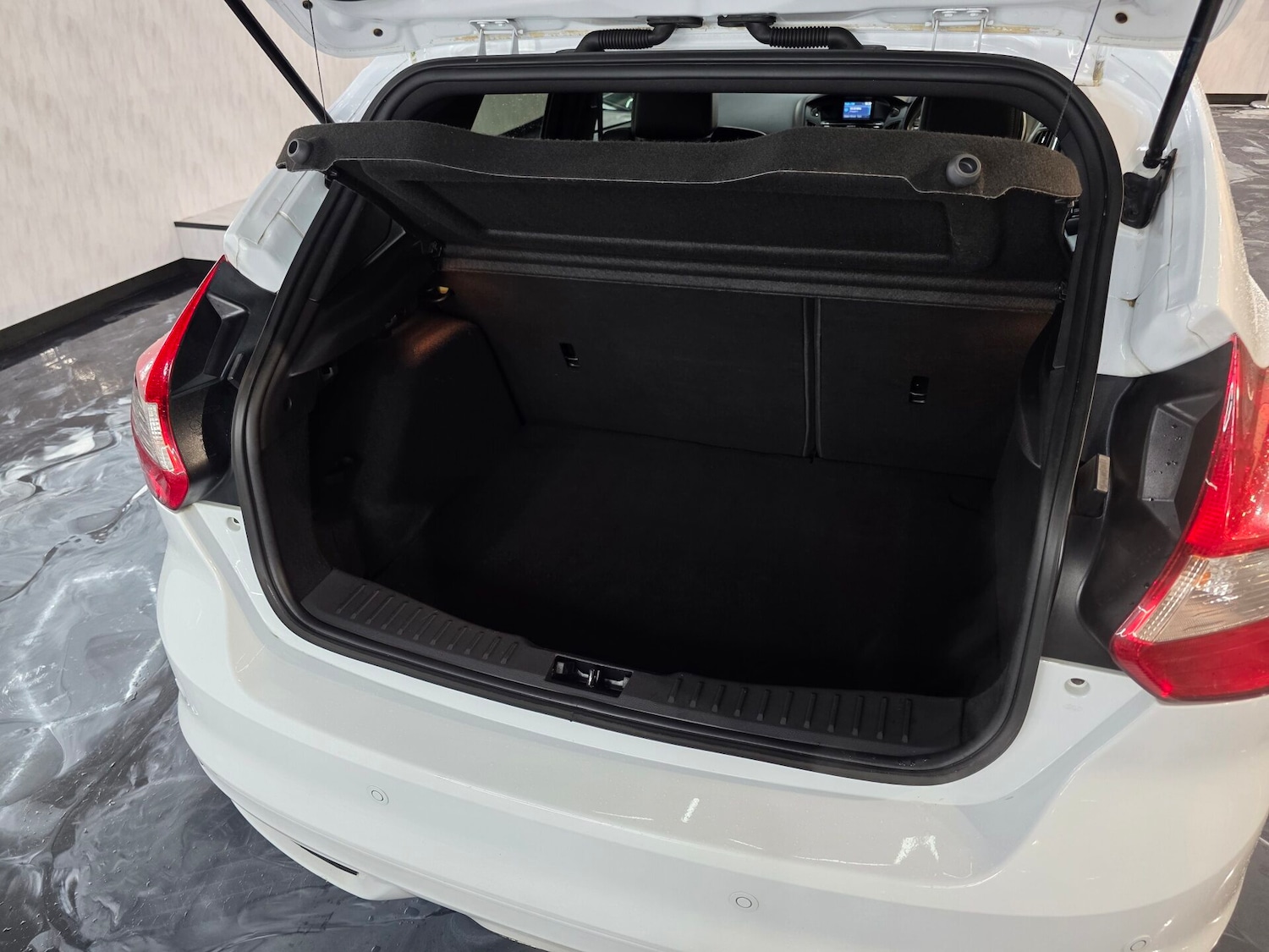 Used Ford Focus 2013 for sale - 76723983: Photo 22