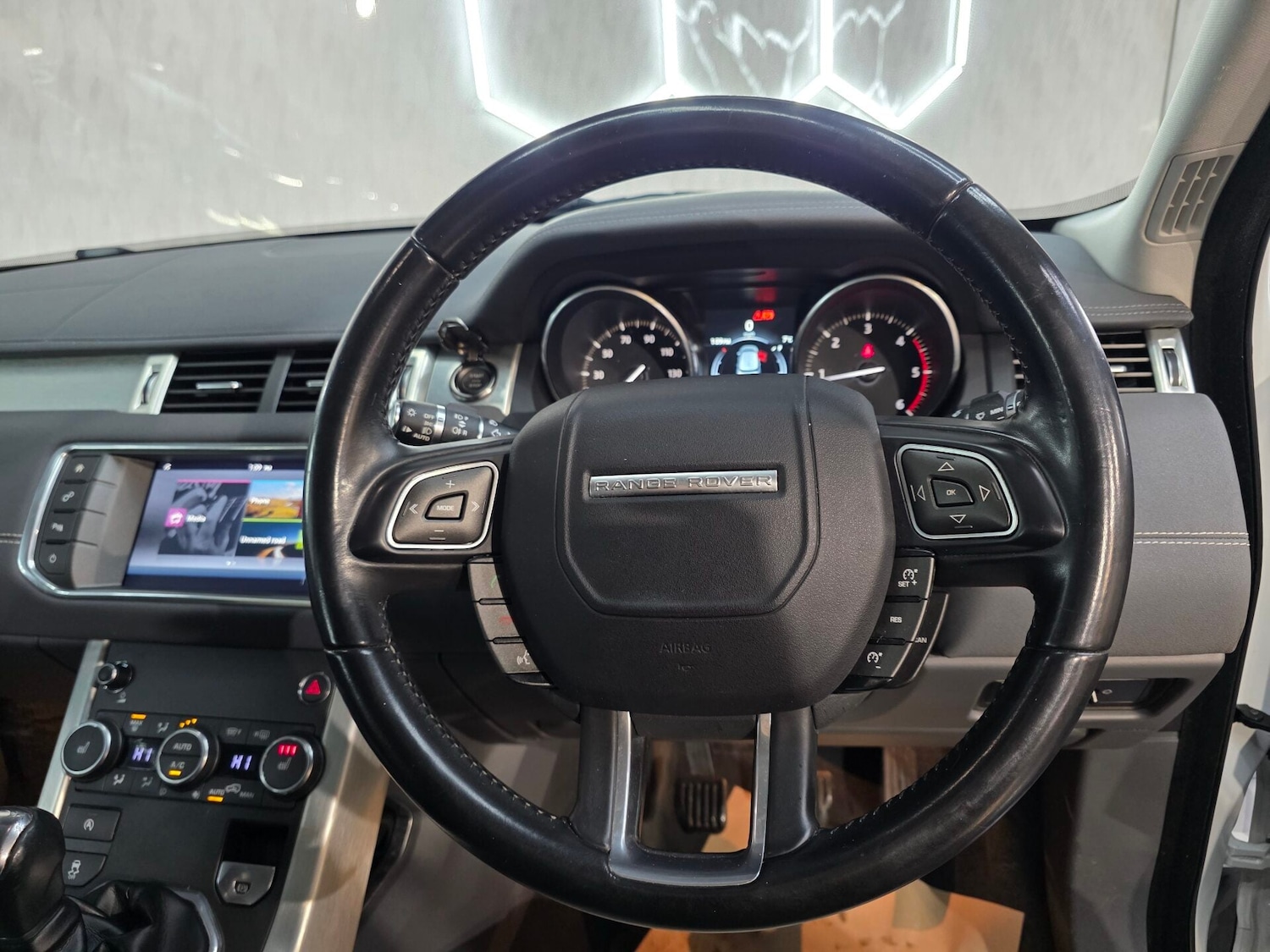 Used Land Rover Range Rover Evoque 2015 for sale - 77223181: Photo 11