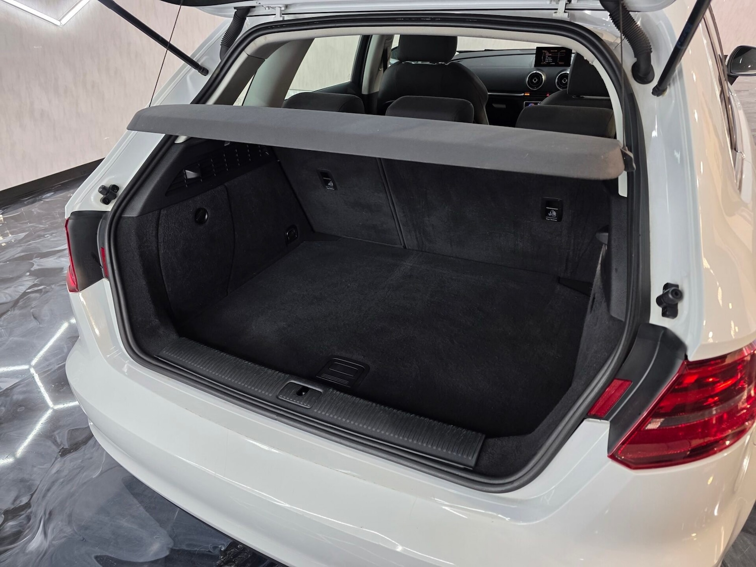 Used Audi A3 2015 for sale - 76569396: Photo 17