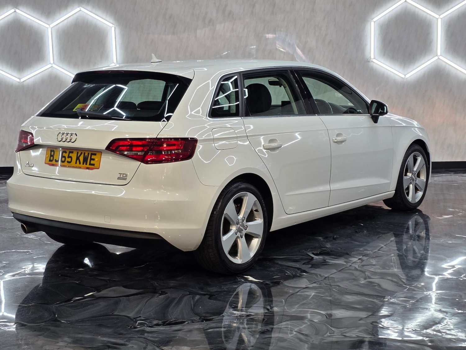 Used Audi A3 2015 for sale - 76569396: Photo 6