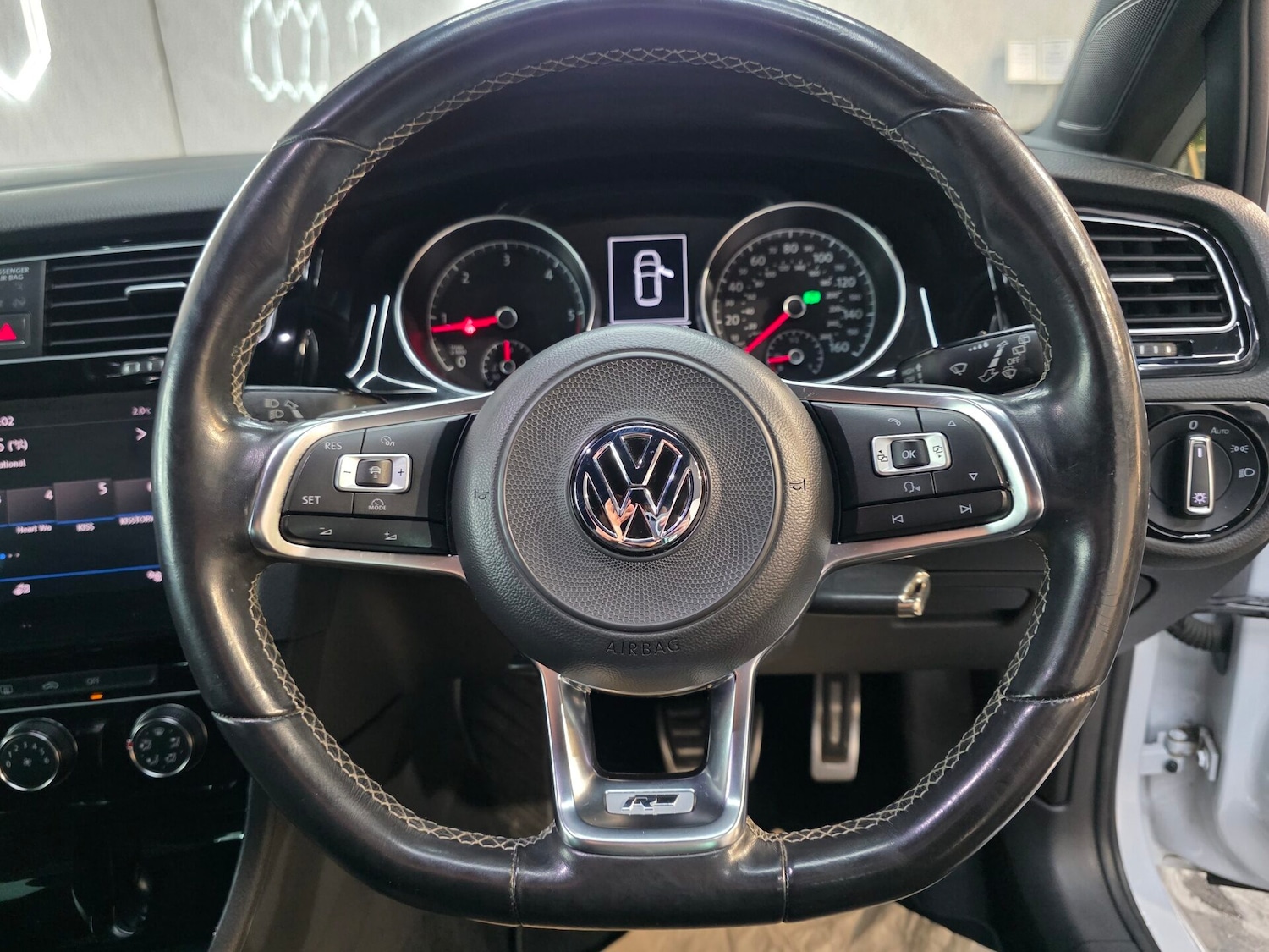 Used Volkswagen Golf 2017 for sale - 77137097: Photo 14