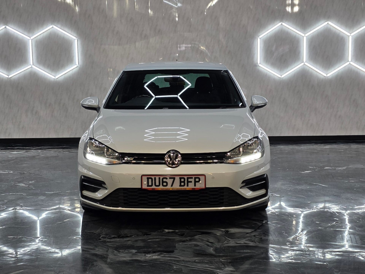 Used Volkswagen Golf 2017 for sale - 77137097: Photo 2