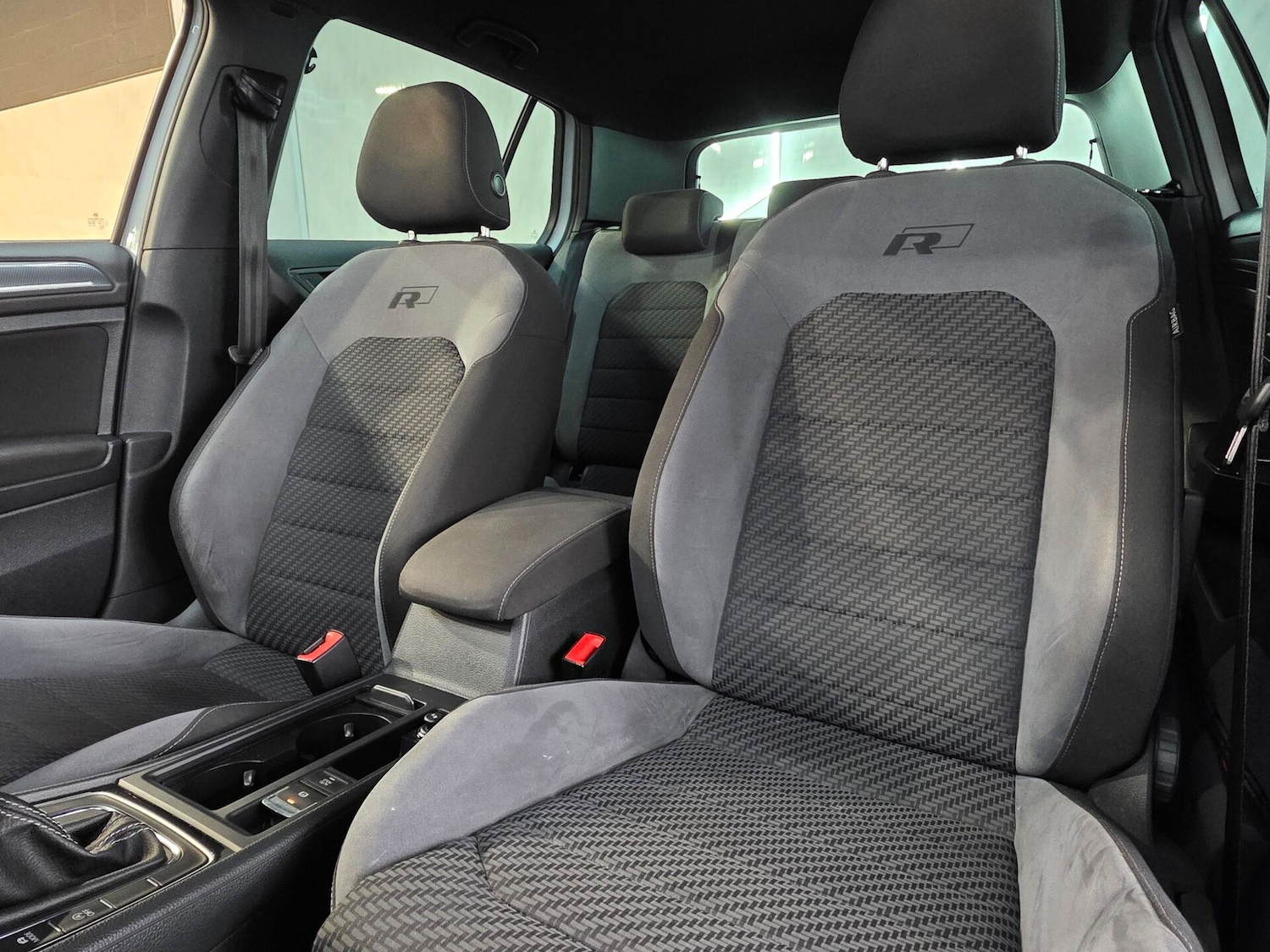 Used Volkswagen Golf 2017 for sale - 77137097: Photo 20