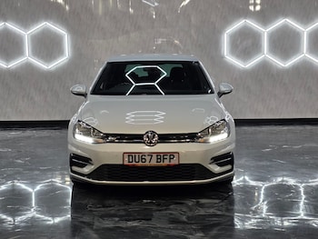 Used Volkswagen Golf 2017 for sale - 77137097: Photo