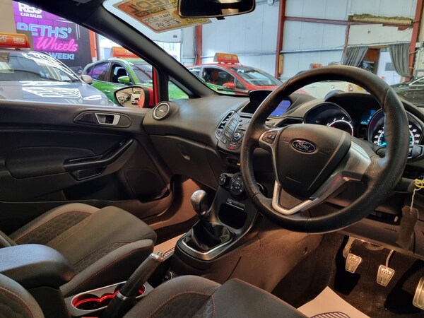 Used Ford Fiesta 2017 for sale - 74816632: Photo 9