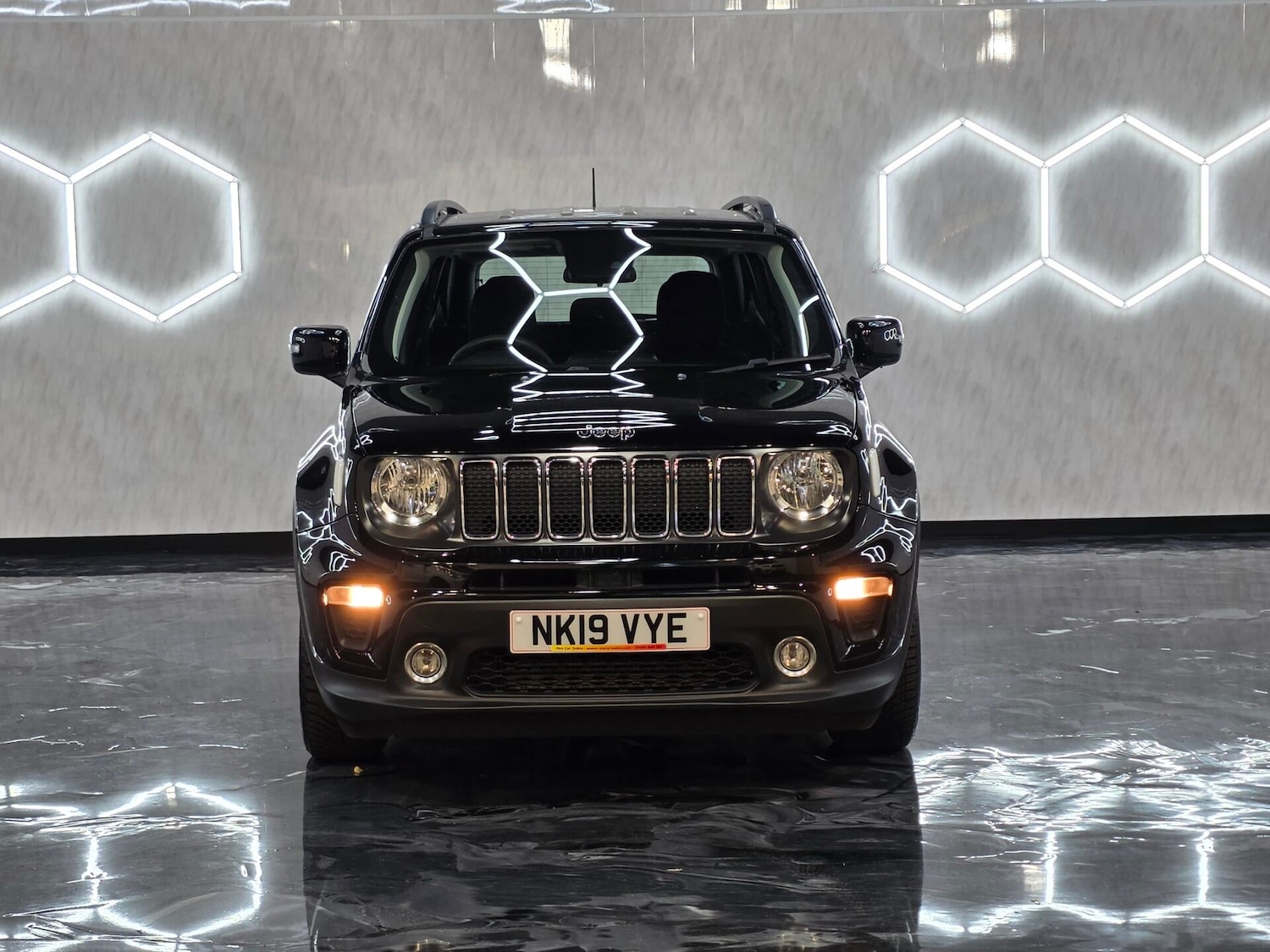 Used Jeep Renegade 2019 for sale - 76253783: Photo 2