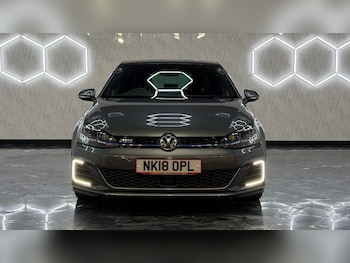 Used Volkswagen Golf 2018 for sale - 77195254: Photo