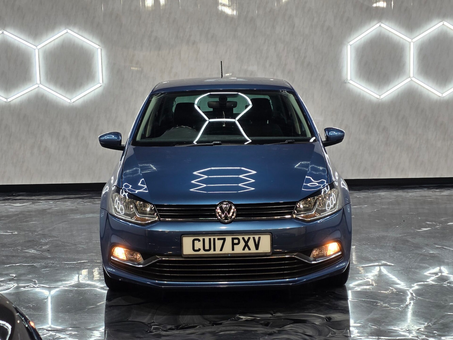 Used Volkswagen Polo 2017 for sale - 77195266: Photo 2