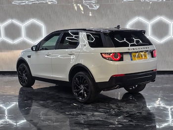 Used Land Rover Discovery Sport 2016 for sale - 77223160: Photo