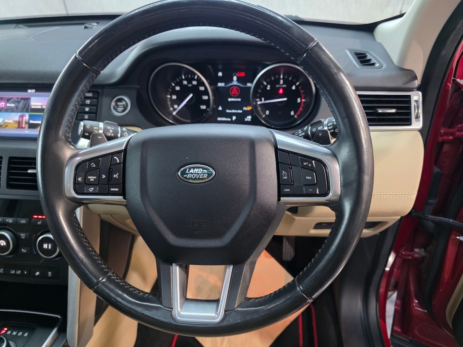 Used Land Rover Discovery Sport 2017 for sale - 76252509: Photo 12