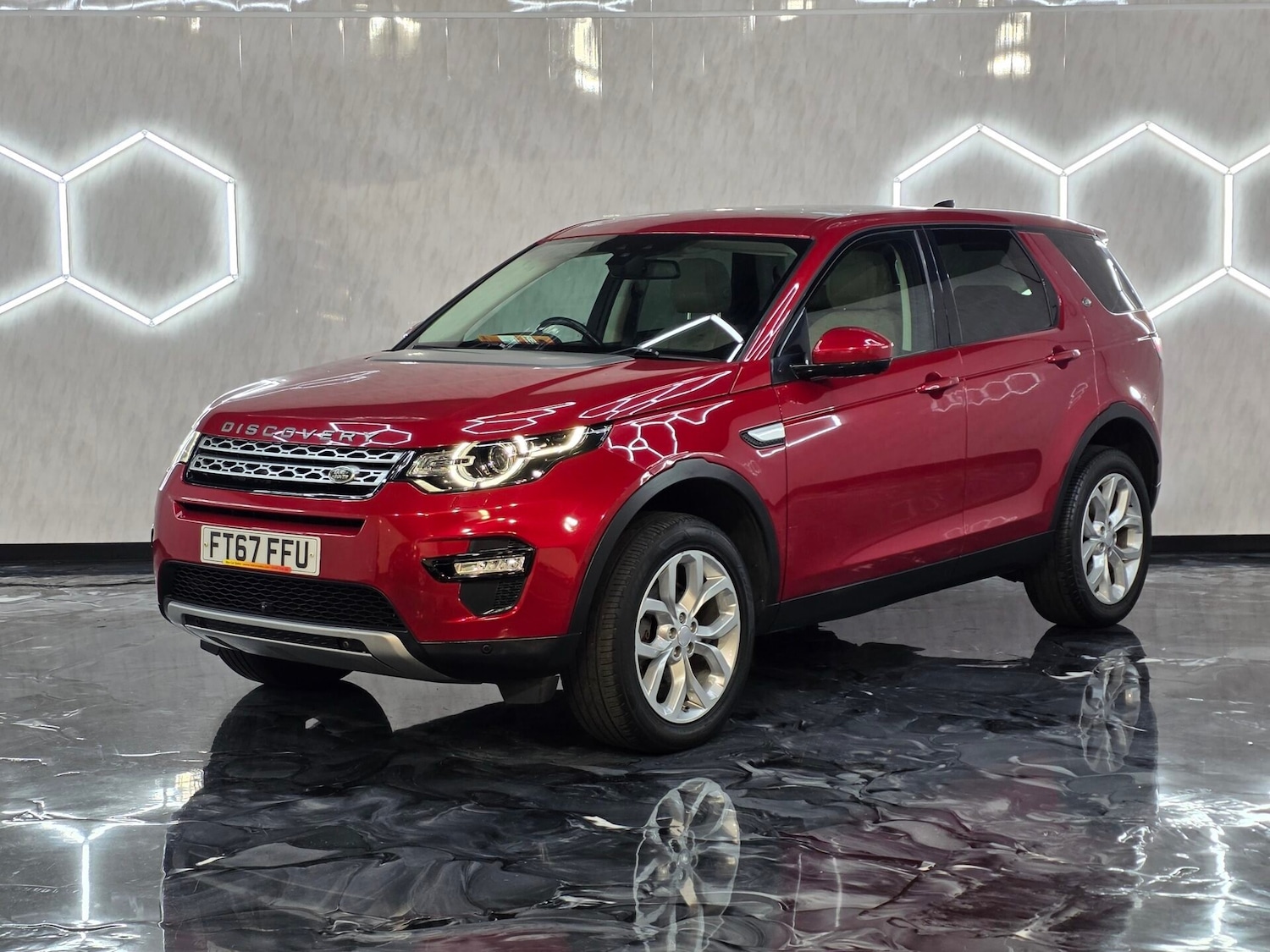 Used Land Rover Discovery Sport 2017 for sale - 76252509: Photo 3