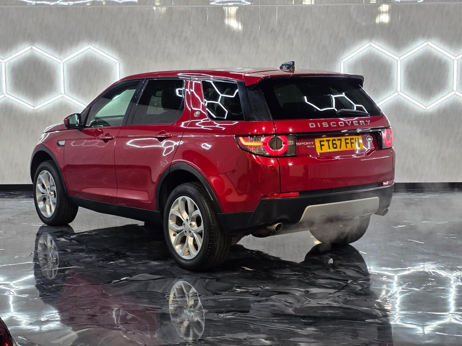 Used Land Rover Discovery Sport 2017 for sale - 76252509: Photo 4