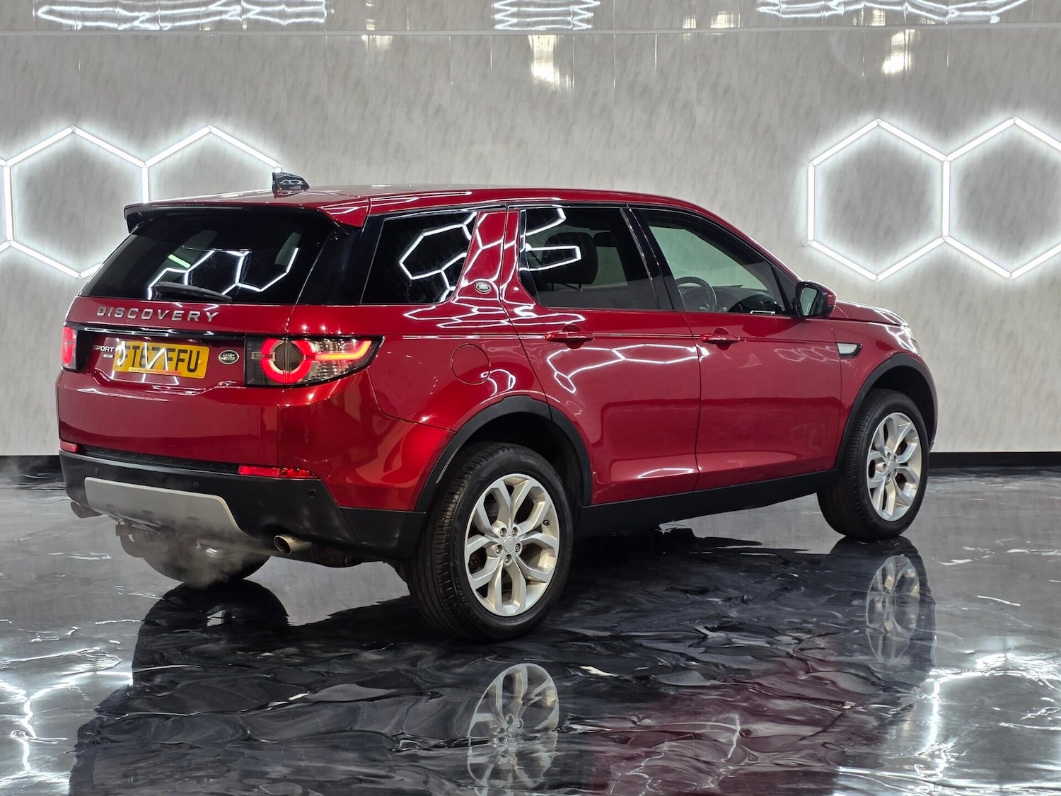 Used Land Rover Discovery Sport 2017 for sale - 76252509: Photo 6