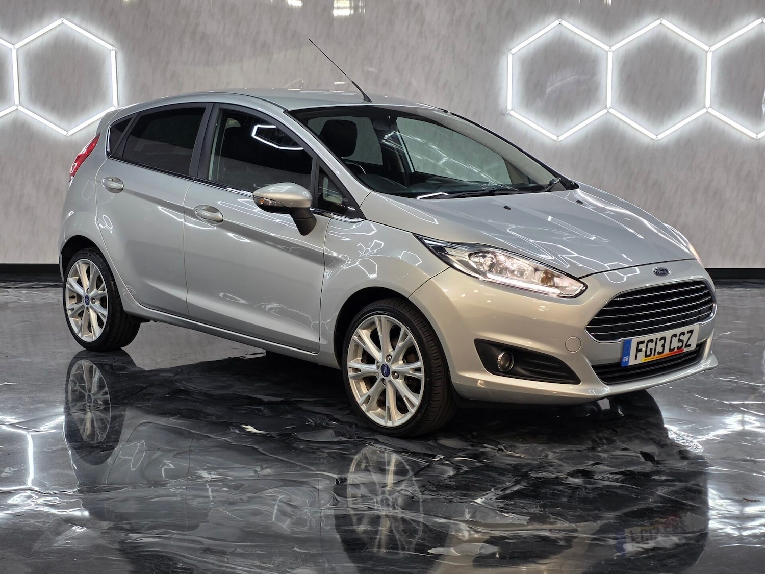 Used Ford Fiesta 2013 for sale - 76631174: Photo 1