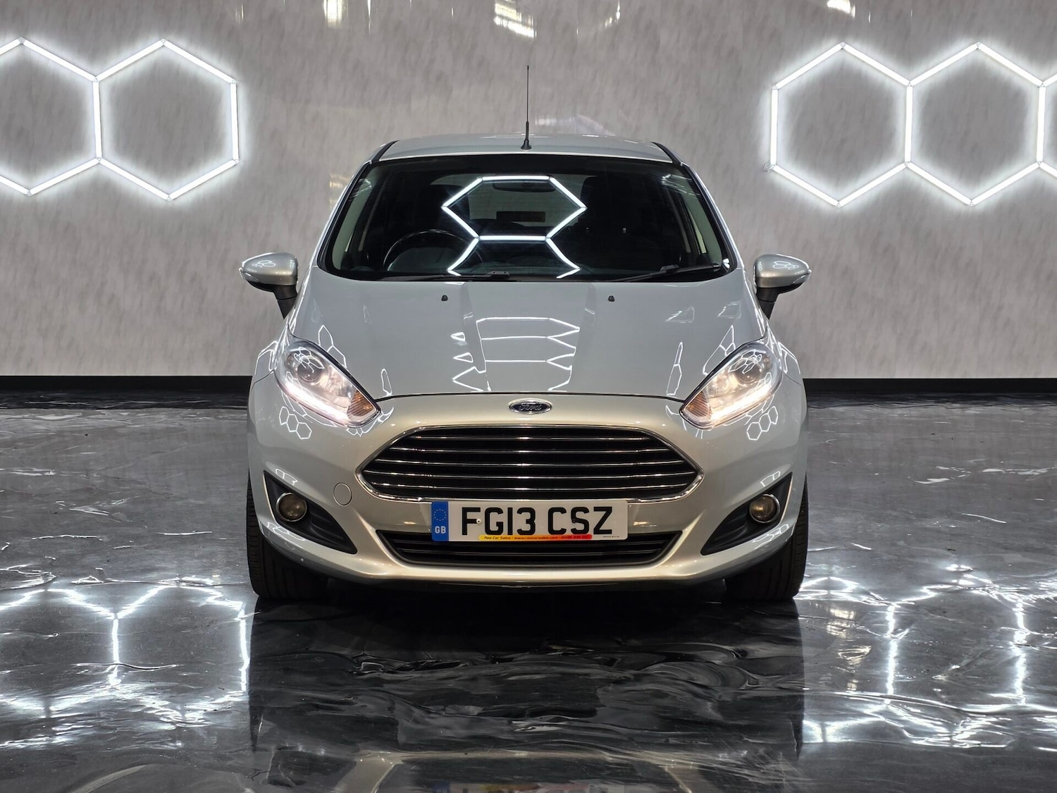 Used Ford Fiesta 2013 for sale - 76631174: Photo 2