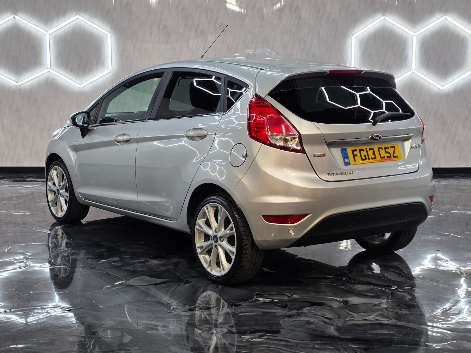 Used Ford Fiesta 2013 for sale - 76631174: Photo 4