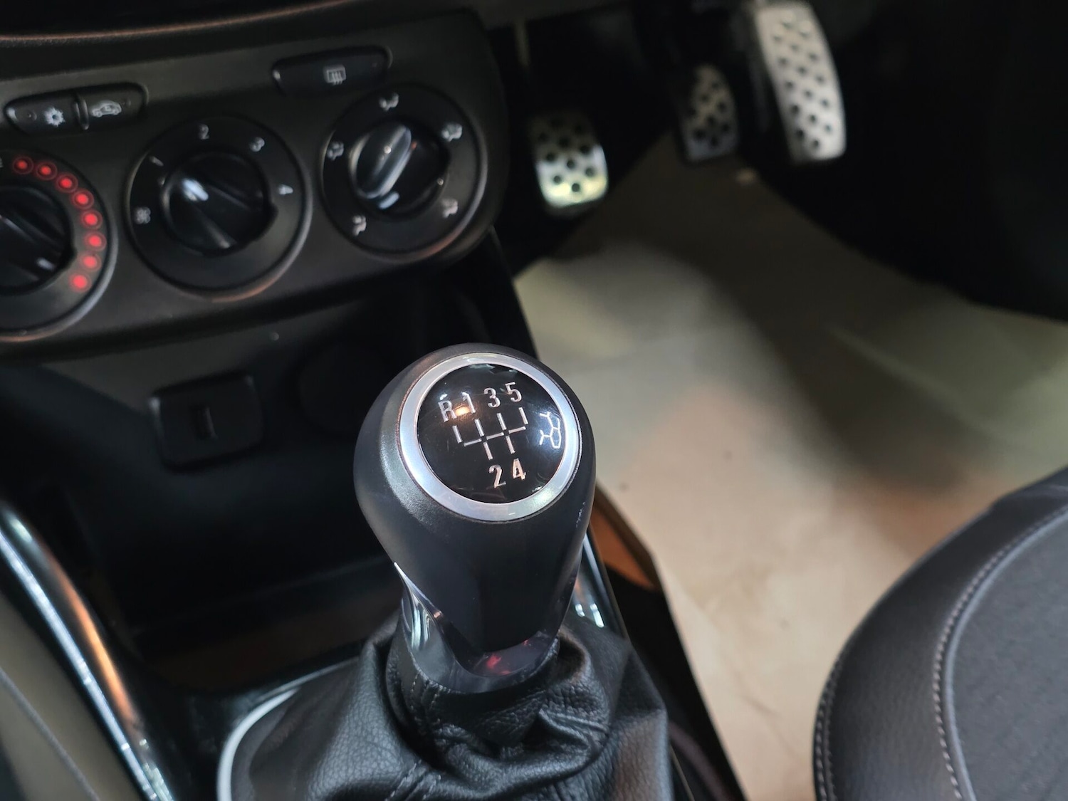 Used Vauxhall ADAM 2017 for sale - 77528196: Photo 12