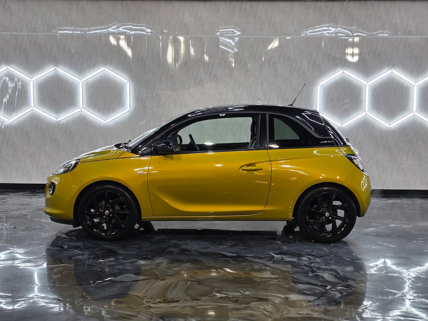 Used Vauxhall ADAM 2017 for sale - 77528196: Photo 3