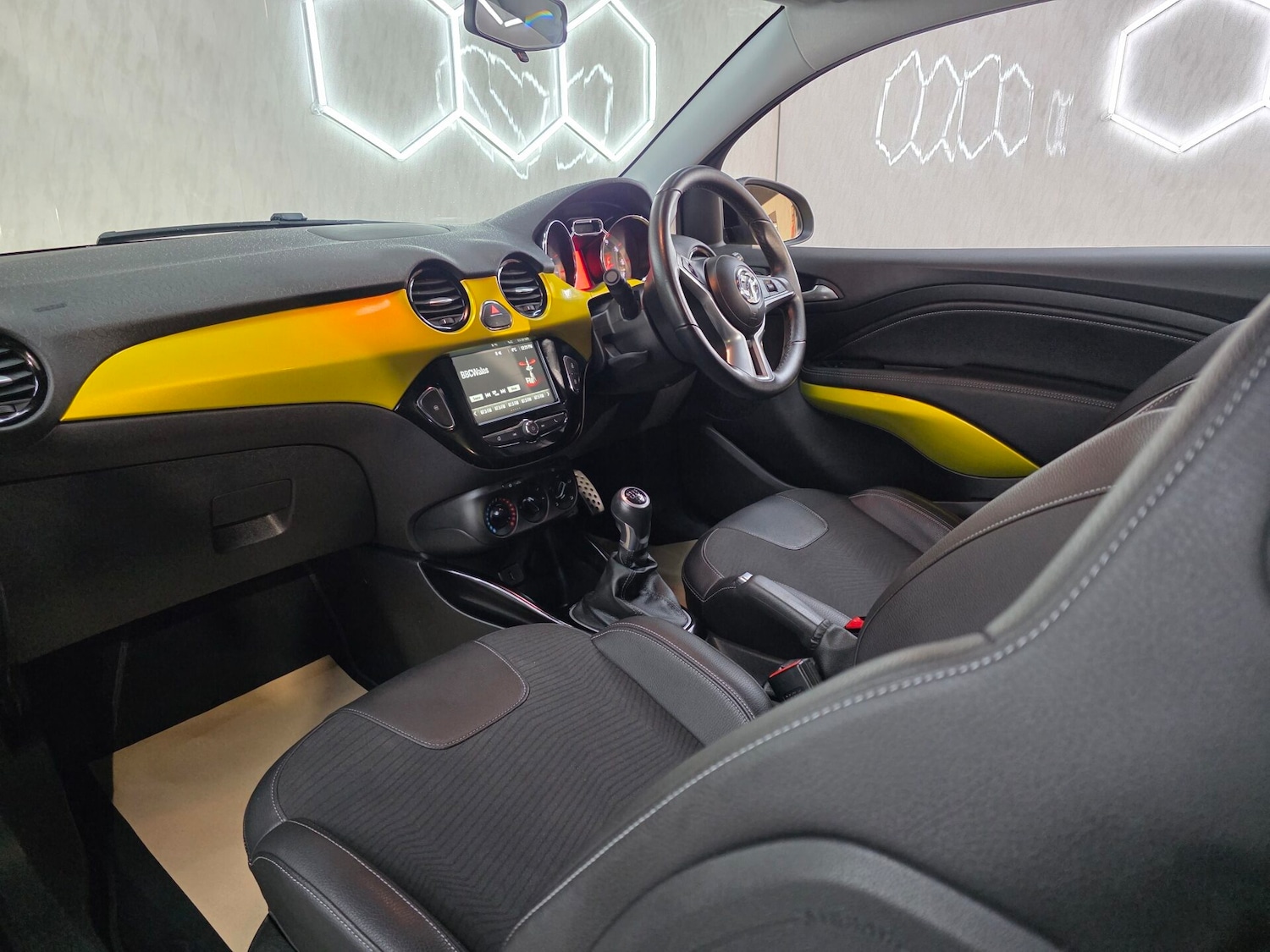 Used Vauxhall ADAM 2017 for sale - 77528196: Photo 9