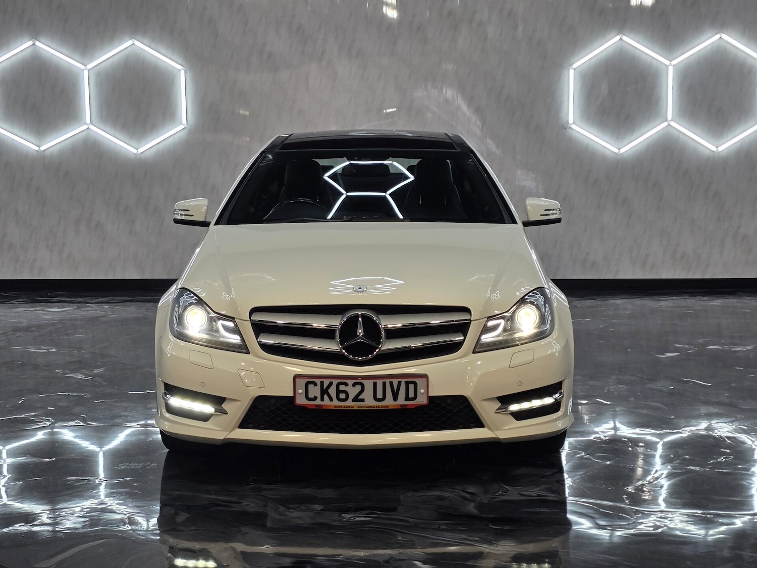 Used Mercedes-Benz C Class 2012 for sale - 76287046: Photo 2