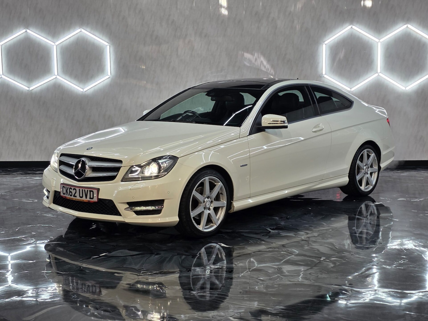 Used Mercedes-Benz C Class 2012 for sale - 76287046: Photo 3