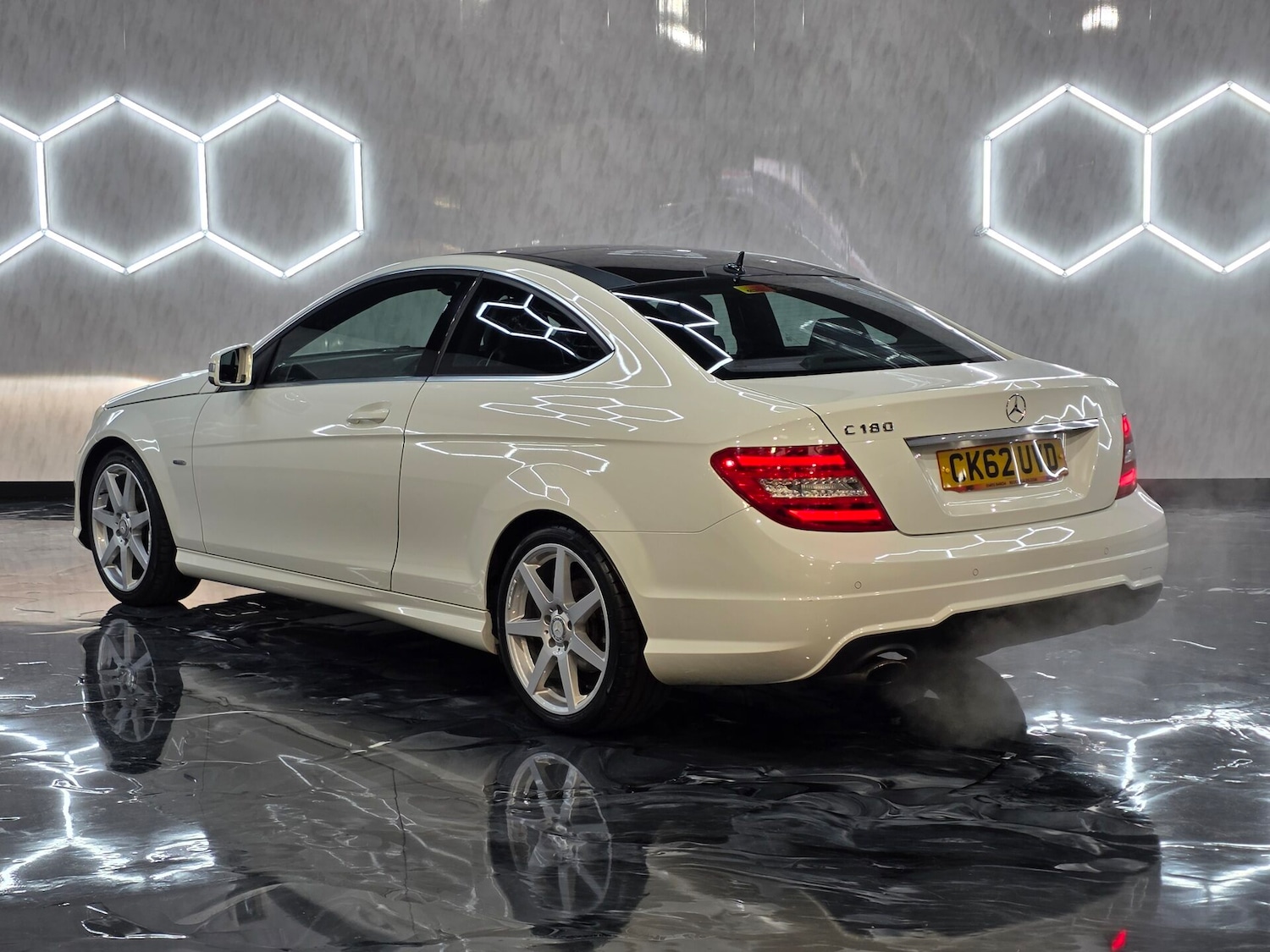 Used Mercedes-Benz C Class 2012 for sale - 76287046: Photo 4