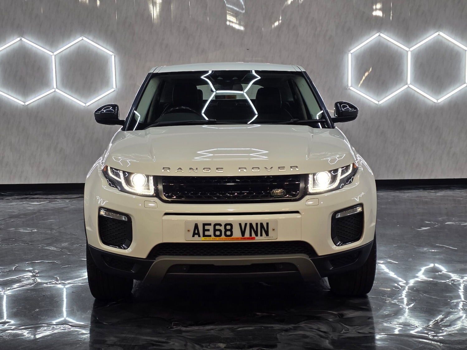 Used Land Rover Range Rover Evoque 2018 for sale - 76922780: Photo 2
