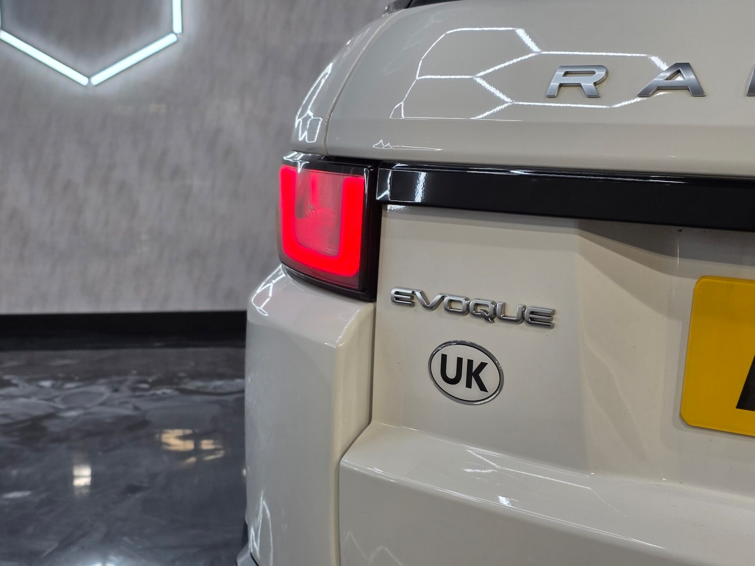 Used Land Rover Range Rover Evoque 2018 for sale - 76922780: Photo 9