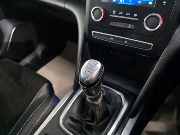Used Renault Megane 2018 for sale - 76211441: Photo 15
