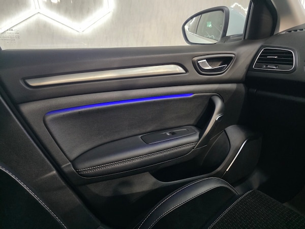 Used Renault Megane 2018 for sale - 76211441: Photo 17