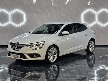 Used Renault Megane 2018 for sale - 76211441: Photo